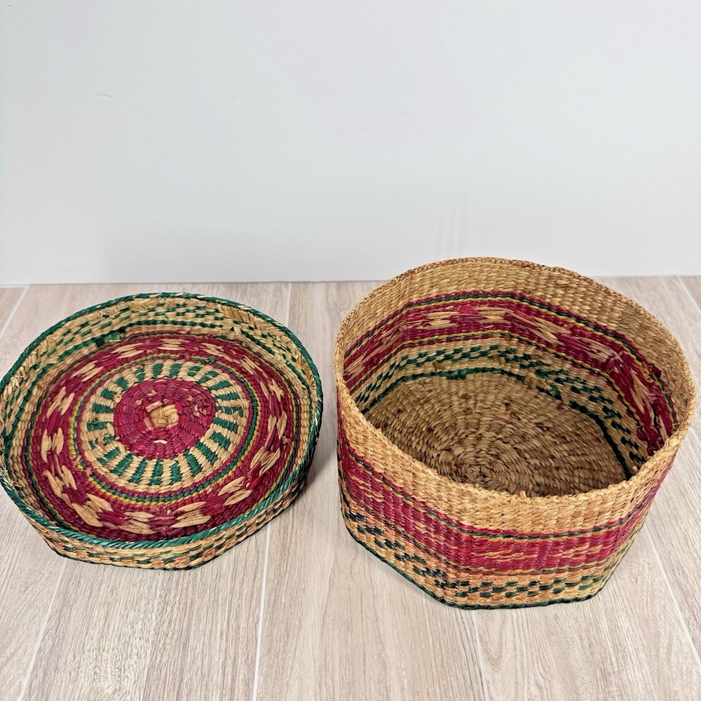 Handwoven Lidded Basket Trinket Box Boho Wicker Storage Basket Decor - Picture 5 of 8